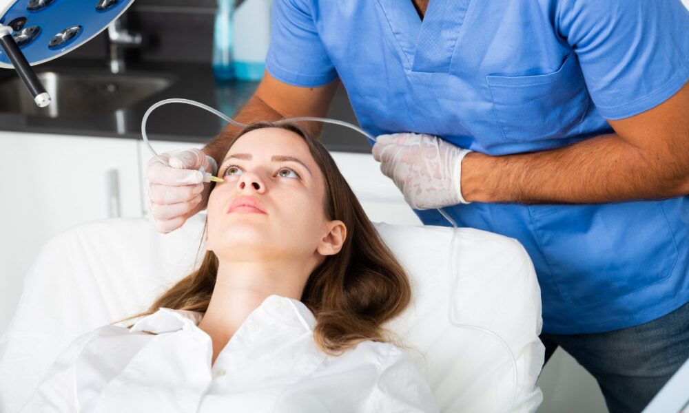 Karboksyterapia: Skuteczny sposób na redukcję cellulitu i poprawę kondycji skóry