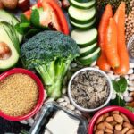 Rola białka roślinnego w diecie wegańskiej i wegetariańskiej: Jak zapewnić odpowiednią podaż białka