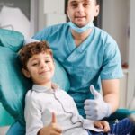 Dentystyka dziecięca w Szałwińscy — jak sprawić, by pierwsza wizyta była przyjemnością?