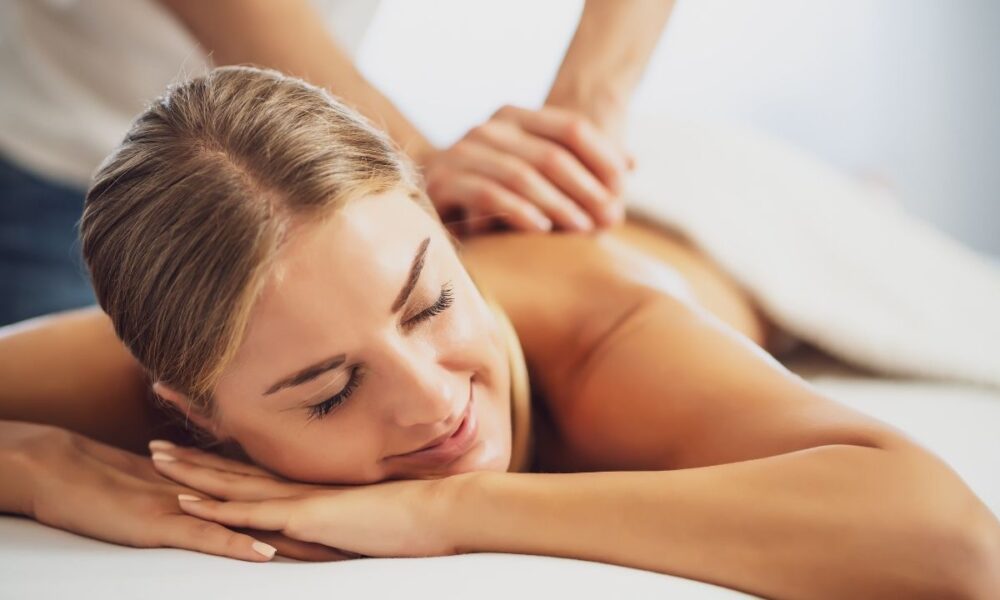 Czy masaż może wspierać efekty modelowania sylwetki? Nasze doświadczenia i porady